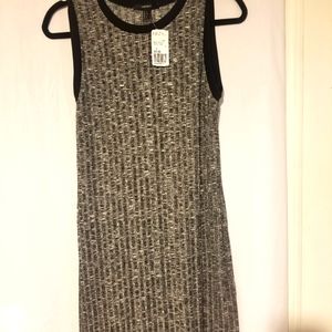 FOREVER 21 Black whie stripped dress